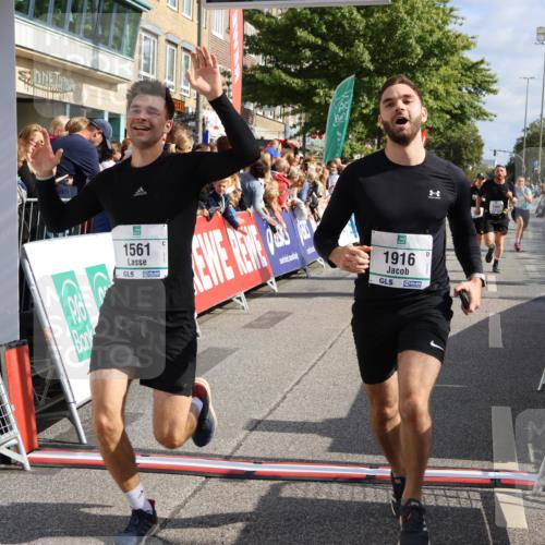 15.09.2024 - PSD Bank Halbmarathon Strokosch-Dieckow http://msf.ph/oto/7095289 15.09.2024 11:53:48 Ziel 1295, 1495, 1503, 1561, 1601, 1621, 1727, 1916, 1925, 2146, 2499, 2753, 2814, 2815 meine-sportfotos.de