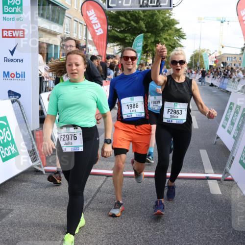 15.09.2024 - PSD Bank Halbmarathon Strokosch-Dieckow http://msf.ph/oto/7095393 15.09.2024 12:08:00 Ziel 1422, 1717, 1825, 1832, 1953, 1986, 2029, 2175, 2190, 2521, 2963, 2976, 2998, 3024, 3039, 3174, 3529 meine-sportfotos.de