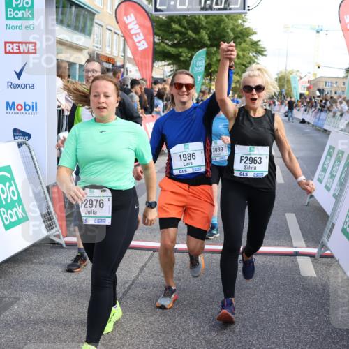 15.09.2024 - PSD Bank Halbmarathon Strokosch-Dieckow http://msf.ph/oto/7095395 15.09.2024 12:08:00 Ziel 1422, 1717, 1825, 1832, 1953, 1986, 2029, 2175, 2190, 2521, 2963, 2976, 2998, 3024, 3039, 3174, 3529 meine-sportfotos.de