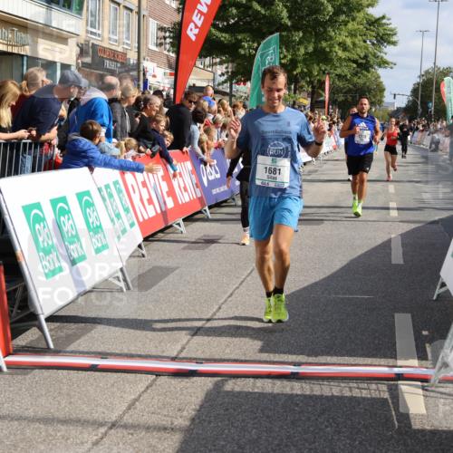 15.09.2024 - PSD Bank Halbmarathon Strokosch-Dieckow http://msf.ph/oto/7095400 15.09.2024 11:54:37 Ziel 1681, 1770, 1924, 1927, 2541, 2687, 2733, 2925, 3229 meine-sportfotos.de