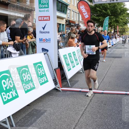 15.09.2024 - PSD Bank Halbmarathon Strokosch-Dieckow http://msf.ph/oto/7095426 15.09.2024 12:08:08 Ziel 1646, 1832, 1953, 1986, 2040, 2175, 2521, 2963, 2976, 2996, 3039, 3174 meine-sportfotos.de