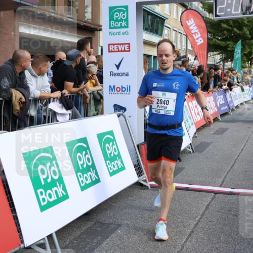 15.09.2024 - PSD Bank Halbmarathon Strokosch-Dieckow http://msf.ph/oto/7095435 15.09.2024 12:08:11 Ziel 1633, 1646, 1832, 1953, 1986, 2040, 2521, 2781, 2963, 2976, 2996, 3039, 3257 meine-sportfotos.de