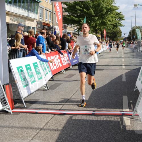15.09.2024 - PSD Bank Halbmarathon Strokosch-Dieckow http://msf.ph/oto/7095453 15.09.2024 11:55:06 Ziel 834, 1588, 1762, 1803, 1814, 2695, 3517 meine-sportfotos.de