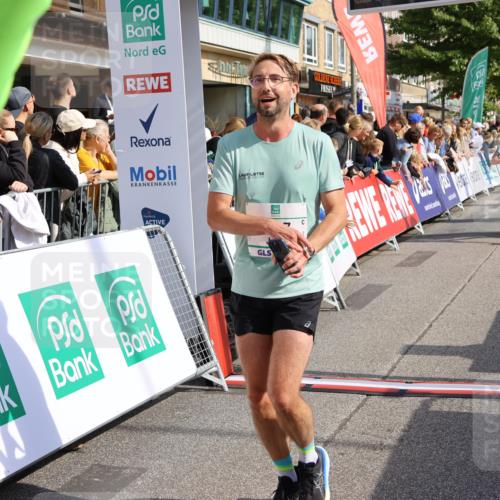 15.09.2024 - PSD Bank Halbmarathon Strokosch-Dieckow http://msf.ph/oto/7095504 15.09.2024 11:55:26 Ziel 1404, 1540, 1617, 1682, 1777, 1780, 1894, 2671, 3524 meine-sportfotos.de