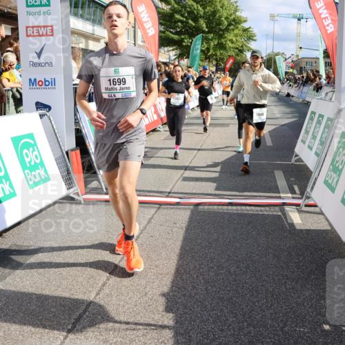 15.09.2024 - PSD Bank Halbmarathon Strokosch-Dieckow http://msf.ph/oto/7095699 15.09.2024 12:09:08 Ziel 1664, 1699, 1912, 1949, 2165, 2240, 2621, 2796, 2891, 2908, 3200 meine-sportfotos.de