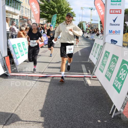 15.09.2024 - PSD Bank Halbmarathon Strokosch-Dieckow http://msf.ph/oto/7095711 15.09.2024 12:09:08 Ziel 1664, 1699, 1912, 1949, 2165, 2240, 2621, 2796, 2891, 2908, 3200 meine-sportfotos.de