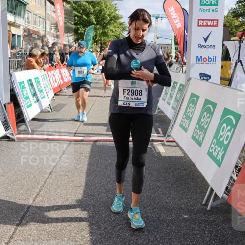 15.09.2024 - PSD Bank Halbmarathon Strokosch-Dieckow http://msf.ph/oto/7095715 15.09.2024 12:09:11 Ziel 1446, 1664, 1699, 1786, 1912, 1949, 2165, 2214, 2240, 2621, 2796, 2891, 2908, 3200 meine-sportfotos.de