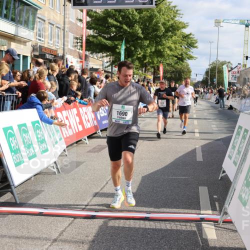 15.09.2024 - PSD Bank Halbmarathon Strokosch-Dieckow http://msf.ph/oto/7095733 15.09.2024 11:56:49 Ziel 1327, 1445, 1690, 1700, 1706, 1707, 1859, 1973, 2494, 2900 meine-sportfotos.de