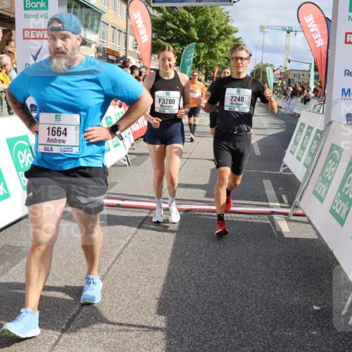 15.09.2024 - PSD Bank Halbmarathon Strokosch-Dieckow http://msf.ph/oto/7095734 15.09.2024 12:09:13 Ziel 1446, 1664, 1699, 1786, 1912, 1949, 2165, 2214, 2240, 2621, 2796, 2891, 2908, 3200 meine-sportfotos.de