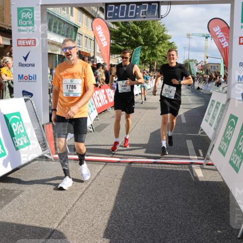 15.09.2024 - PSD Bank Halbmarathon Strokosch-Dieckow http://msf.ph/oto/7095765 15.09.2024 12:09:18 Ziel 1446, 1664, 1699, 1786, 1912, 1949, 2165, 2214, 2240, 2621, 2796, 2908, 3060, 3167, 3200 meine-sportfotos.de