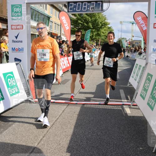 15.09.2024 - PSD Bank Halbmarathon Strokosch-Dieckow http://msf.ph/oto/7095769 15.09.2024 12:09:18 Ziel 1446, 1664, 1699, 1786, 1912, 1949, 2165, 2214, 2240, 2621, 2796, 2908, 3060, 3167, 3200 meine-sportfotos.de
