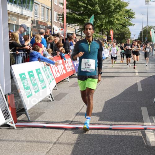 15.09.2024 - PSD Bank Halbmarathon Strokosch-Dieckow http://msf.ph/oto/7095775 15.09.2024 11:57:14 Ziel 787, 977, 980, 1144, 1325, 1508, 1526, 1584, 1753, 1935, 2021, 2054, 2292, 2333, 2388, 2780, 2879, 2922 meine-sportfotos.de