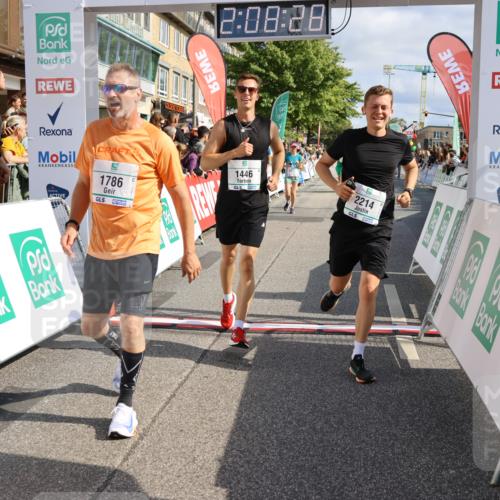 15.09.2024 - PSD Bank Halbmarathon Strokosch-Dieckow http://msf.ph/oto/7095778 15.09.2024 12:09:19 Ziel 1446, 1664, 1699, 1786, 1912, 1949, 2165, 2214, 2240, 2437, 2621, 2796, 2908, 3060, 3167, 3200 meine-sportfotos.de