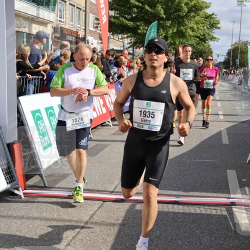 15.09.2024 - PSD Bank Halbmarathon Strokosch-Dieckow http://msf.ph/oto/7095786 15.09.2024 11:57:18 Ziel 977, 980, 1144, 1325, 1451, 1508, 1526, 1584, 1935, 2021, 2054, 2080, 2292, 2333, 2388, 2922 meine-sportfotos.de
