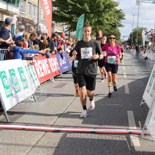 15.09.2024 - PSD Bank Halbmarathon Strokosch-Dieckow http://msf.ph/oto/7095790 15.09.2024 11:57:20 Ziel 977, 980, 1144, 1325, 1451, 1508, 1526, 1935, 2021, 2054, 2080, 2646, 2922 meine-sportfotos.de