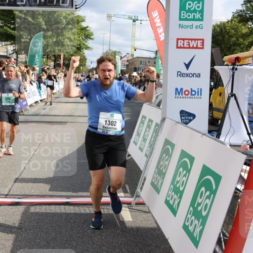 15.09.2024 - PSD Bank Halbmarathon Strokosch-Dieckow http://msf.ph/oto/7095918 15.09.2024 11:58:01 Ziel 806, 1289, 1302, 1647, 1827, 1920, 1987, 2542, 2564, 2572, 2664, 2905, 2929, 3525 meine-sportfotos.de