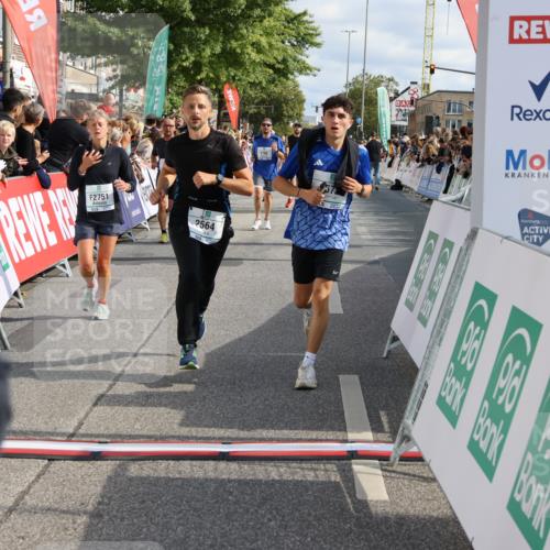 15.09.2024 - PSD Bank Halbmarathon Strokosch-Dieckow http://msf.ph/oto/7095948 15.09.2024 11:58:09 Ziel 806, 1289, 1302, 1530, 1708, 1900, 1987, 2512, 2542, 2564, 2572, 2664, 2751, 3525 meine-sportfotos.de