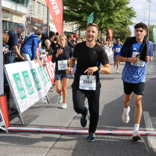 15.09.2024 - PSD Bank Halbmarathon Strokosch-Dieckow http://msf.ph/oto/7095951 15.09.2024 11:58:09 Ziel 806, 1289, 1302, 1530, 1708, 1900, 1987, 2512, 2542, 2564, 2572, 2664, 2751, 3525 meine-sportfotos.de