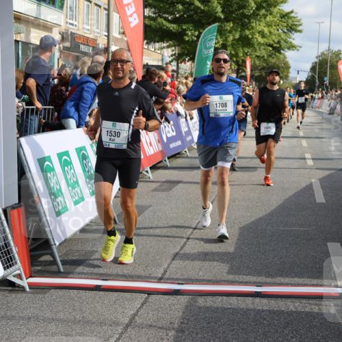 15.09.2024 - PSD Bank Halbmarathon Strokosch-Dieckow http://msf.ph/oto/7095961 15.09.2024 11:58:13 Ziel 806, 975, 1302, 1417, 1449, 1530, 1708, 1900, 2512, 2542, 2564, 2572, 2664, 2751, 2763, 3525 meine-sportfotos.de