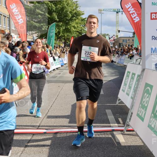 15.09.2024 - PSD Bank Halbmarathon Strokosch-Dieckow http://msf.ph/oto/7095980 15.09.2024 12:09:57 Ziel 1778, 1855, 2327, 2878, 2890, 2892, 3050, 3238, 3532 meine-sportfotos.de