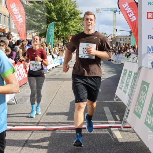 15.09.2024 - PSD Bank Halbmarathon Strokosch-Dieckow http://msf.ph/oto/7095983 15.09.2024 12:09:57 Ziel 1778, 1855, 2327, 2878, 2890, 2892, 3050, 3238, 3532 meine-sportfotos.de