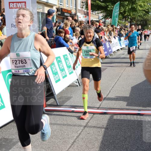 15.09.2024 - PSD Bank Halbmarathon Strokosch-Dieckow http://msf.ph/oto/7095997 15.09.2024 11:58:19 Ziel 975, 1417, 1449, 1530, 1539, 1565, 1708, 1900, 2512, 2542, 2564, 2572, 2664, 2751, 2763, 2873, 3138 meine-sportfotos.de