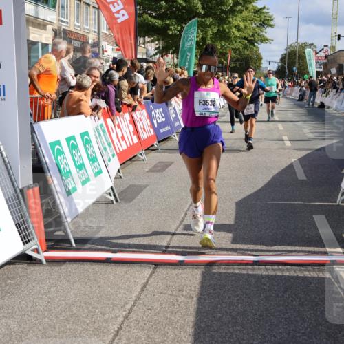 15.09.2024 - PSD Bank Halbmarathon Strokosch-Dieckow http://msf.ph/oto/7096005 15.09.2024 12:10:04 Ziel 1694, 2053, 2327, 2892, 2993, 3238, 3532 meine-sportfotos.de