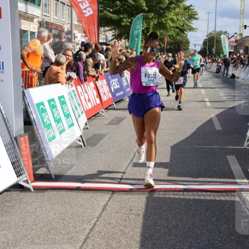 15.09.2024 - PSD Bank Halbmarathon Strokosch-Dieckow http://msf.ph/oto/7096008 15.09.2024 12:10:04 Ziel 1694, 2053, 2327, 2892, 2993, 3238, 3532 meine-sportfotos.de