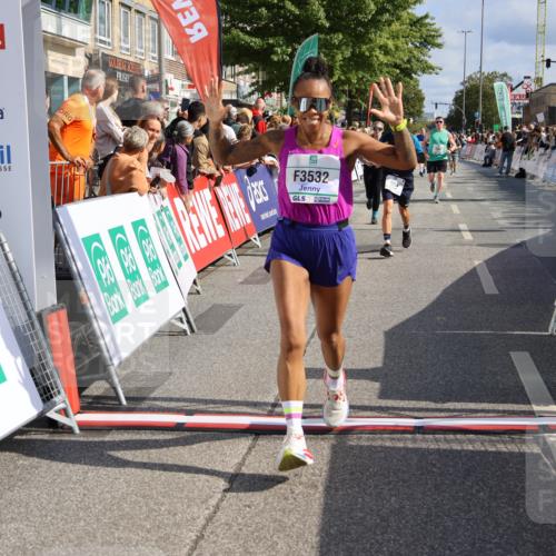 15.09.2024 - PSD Bank Halbmarathon Strokosch-Dieckow http://msf.ph/oto/7096017 15.09.2024 12:10:05 Ziel 1694, 2053, 2327, 2892, 2993, 3238, 3532 meine-sportfotos.de