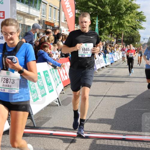 15.09.2024 - PSD Bank Halbmarathon Strokosch-Dieckow http://msf.ph/oto/7096018 15.09.2024 11:58:25 Ziel 975, 1417, 1449, 1530, 1539, 1565, 1708, 1900, 2497, 2512, 2763, 2873, 2883, 3138, 3552 meine-sportfotos.de