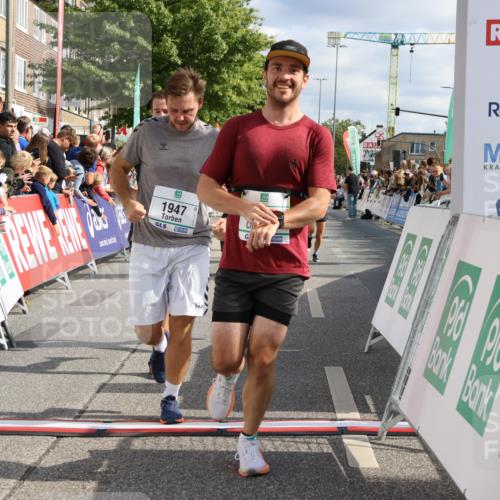 15.09.2024 - PSD Bank Halbmarathon Strokosch-Dieckow http://msf.ph/oto/7096062 15.09.2024 11:58:47 Ziel 1283, 1303, 1642, 1818, 1842, 1849, 1865, 1947, 2038, 2101, 2205, 2249, 2474, 2773, 2823, 2860, 2870, 2885, 3553 meine-sportfotos.de