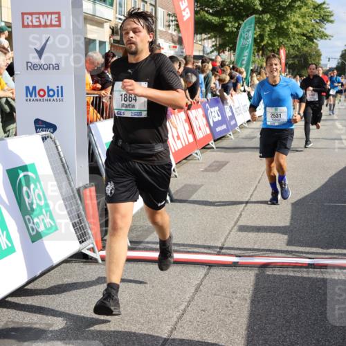 15.09.2024 - PSD Bank Halbmarathon Strokosch-Dieckow http://msf.ph/oto/7096075 15.09.2024 12:10:18 Ziel 1639, 1694, 1820, 1864, 1993, 1998, 2053, 2308, 2531, 2788, 2915, 2937, 2993, 3117, 3187 meine-sportfotos.de