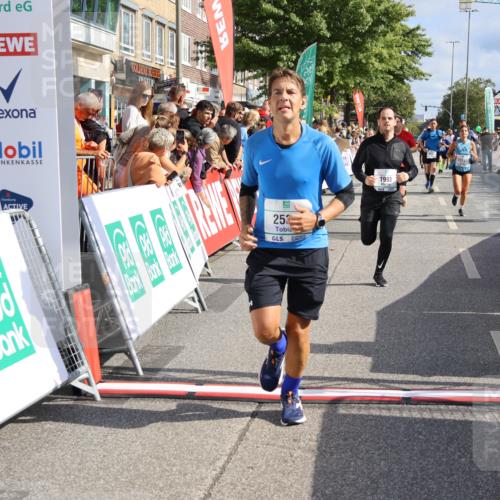 15.09.2024 - PSD Bank Halbmarathon Strokosch-Dieckow http://msf.ph/oto/7096087 15.09.2024 12:10:19 Ziel 1639, 1694, 1820, 1864, 1993, 1998, 2053, 2308, 2531, 2788, 2915, 2937, 2993, 3117, 3187 meine-sportfotos.de