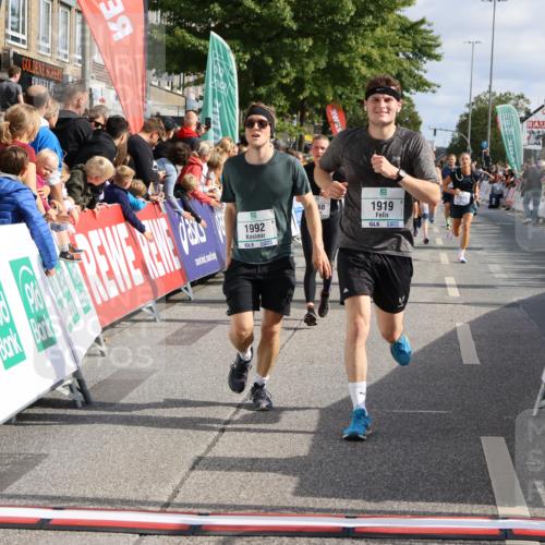 15.09.2024 - PSD Bank Halbmarathon Strokosch-Dieckow http://msf.ph/oto/7096090 15.09.2024 11:59:00 Ziel 1283, 1303, 1711, 1822, 1865, 1870, 1890, 1919, 1955, 1992, 2038, 2297, 2474, 2760, 2860, 2885, 3022, 3051, 3528, 3551, 3553 meine-sportfotos.de