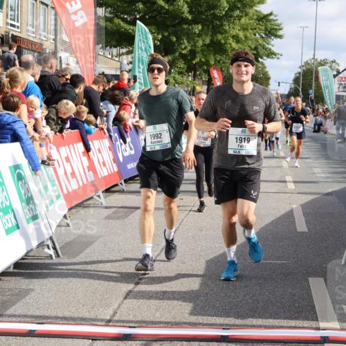 15.09.2024 - PSD Bank Halbmarathon Strokosch-Dieckow http://msf.ph/oto/7096094 15.09.2024 11:59:00 Ziel 1283, 1303, 1711, 1822, 1865, 1870, 1890, 1919, 1955, 1992, 2038, 2297, 2474, 2760, 2860, 2885, 3022, 3051, 3528, 3551, 3553 meine-sportfotos.de