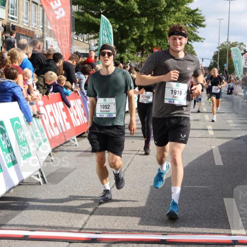 15.09.2024 - PSD Bank Halbmarathon Strokosch-Dieckow http://msf.ph/oto/7096099 15.09.2024 11:59:00 Ziel 1283, 1303, 1711, 1822, 1865, 1870, 1890, 1919, 1955, 1992, 2038, 2297, 2474, 2760, 2860, 2885, 3022, 3051, 3528, 3551, 3553 meine-sportfotos.de