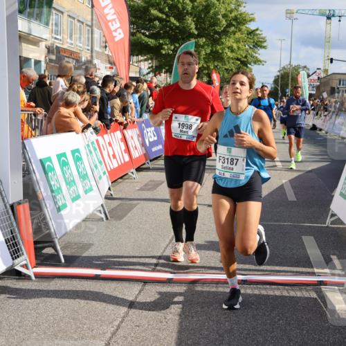 15.09.2024 - PSD Bank Halbmarathon Strokosch-Dieckow http://msf.ph/oto/7096100 15.09.2024 12:10:23 Ziel 1639, 1694, 1820, 1864, 1993, 1998, 2170, 2196, 2308, 2531, 2547, 2788, 2915, 2937, 3117, 3144, 3187 meine-sportfotos.de