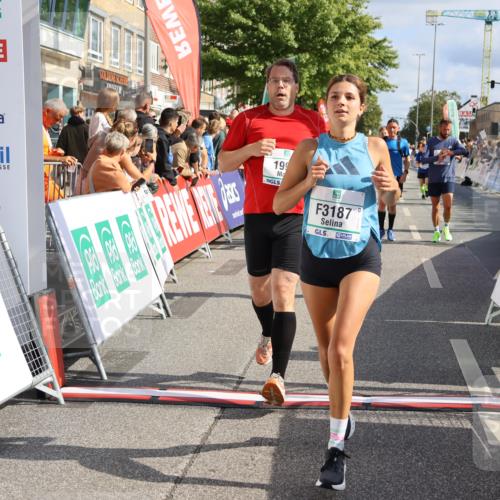 15.09.2024 - PSD Bank Halbmarathon Strokosch-Dieckow http://msf.ph/oto/7096105 15.09.2024 12:10:23 Ziel 1639, 1694, 1820, 1864, 1993, 1998, 2170, 2196, 2308, 2531, 2547, 2788, 2915, 2937, 3117, 3144, 3187 meine-sportfotos.de