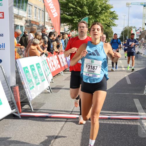 15.09.2024 - PSD Bank Halbmarathon Strokosch-Dieckow http://msf.ph/oto/7096110 15.09.2024 12:10:23 Ziel 1639, 1694, 1820, 1864, 1993, 1998, 2170, 2196, 2308, 2531, 2547, 2788, 2915, 2937, 3117, 3144, 3187 meine-sportfotos.de