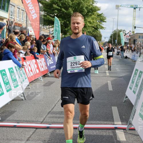 15.09.2024 - PSD Bank Halbmarathon Strokosch-Dieckow http://msf.ph/oto/7096138 15.09.2024 11:59:09 Ziel 1711, 1822, 1870, 1890, 1919, 1955, 1992, 2230, 2297, 2721, 2756, 2760, 2956, 3022, 3051, 3528, 3551 meine-sportfotos.de