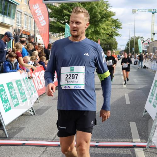15.09.2024 - PSD Bank Halbmarathon Strokosch-Dieckow http://msf.ph/oto/7096142 15.09.2024 11:59:10 Ziel 1711, 1870, 1890, 1919, 1955, 1992, 2230, 2297, 2721, 2756, 2760, 2956, 3022, 3051, 3528, 3551 meine-sportfotos.de