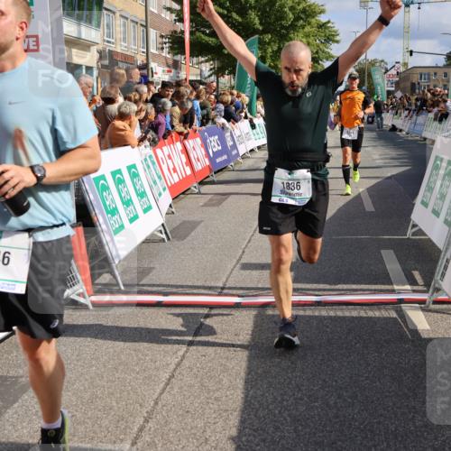 15.09.2024 - PSD Bank Halbmarathon Strokosch-Dieckow http://msf.ph/oto/7096175 15.09.2024 12:10:34 Ziel 1211, 1639, 1649, 1836, 1881, 1998, 2170, 2196, 2308, 2546, 2547, 2877, 2915, 2937, 2985, 3144, 3187, 3538 meine-sportfotos.de