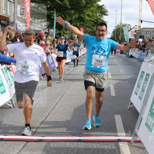 15.09.2024 - PSD Bank Halbmarathon Strokosch-Dieckow http://msf.ph/oto/7096257 15.09.2024 11:59:51 Ziel 1139, 1455, 1554, 1665, 1902, 2004, 2046, 2142, 2418, 2783, 2789, 2817, 2841, 2874, 2876, 2950 meine-sportfotos.de