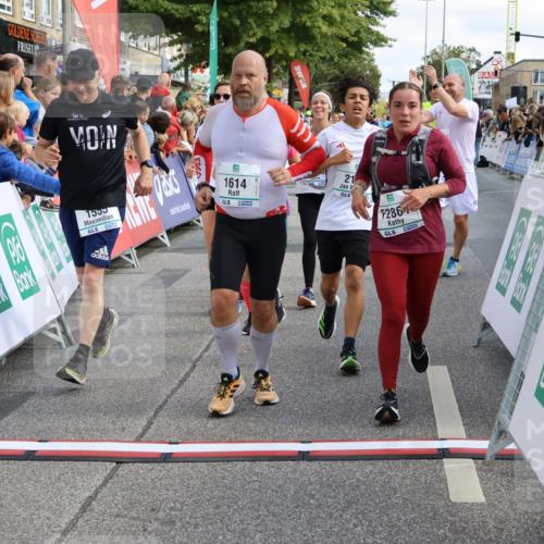 15.09.2024 - PSD Bank Halbmarathon Strokosch-Dieckow http://msf.ph/oto/7096280 15.09.2024 12:00:04 Ziel 1455, 1555, 1614, 1665, 1837, 1844, 1902, 2046, 2071, 2151, 2161, 2415, 2418, 2558, 2752, 2783, 2795, 2799, 2807, 2841, 2864, 2874, 2949, 3177, 3523 meine-sportfotos.de