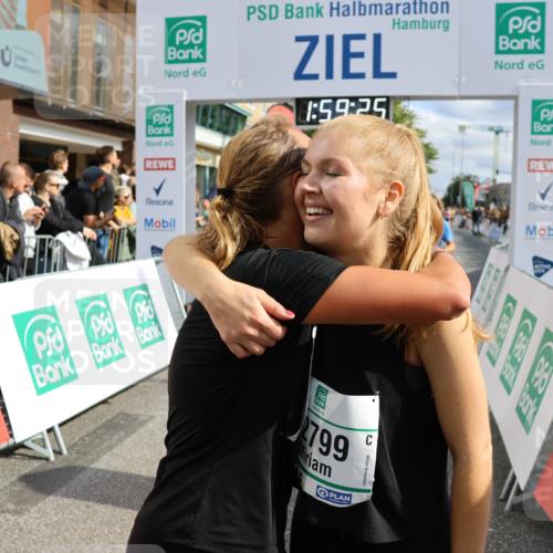 15.09.2024 - PSD Bank Halbmarathon Strokosch-Dieckow http://msf.ph/oto/7096289 15.09.2024 12:00:16 Ziel 1555, 1576, 1614, 1691, 1725, 1837, 1844, 2071, 2161, 2415, 2558, 2752, 2791, 2795, 2799, 2807, 2864, 2949, 2983, 3026, 3098, 3177, 3523, 3550 meine-sportfotos.de
