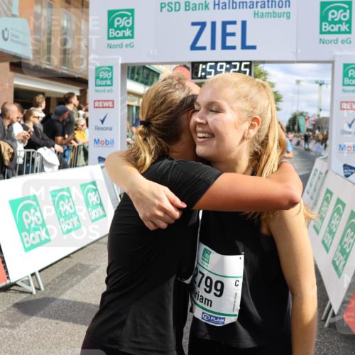 15.09.2024 - PSD Bank Halbmarathon Strokosch-Dieckow http://msf.ph/oto/7096290 15.09.2024 12:00:16 Ziel 1555, 1576, 1614, 1691, 1725, 1837, 1844, 2071, 2161, 2415, 2558, 2752, 2791, 2795, 2799, 2807, 2864, 2949, 2983, 3026, 3098, 3177, 3523, 3550 meine-sportfotos.de