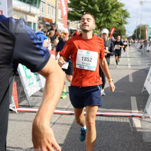 15.09.2024 - PSD Bank Halbmarathon Strokosch-Dieckow http://msf.ph/oto/7096329 15.09.2024 12:00:42 Ziel 1258, 1338, 1546, 1547, 1593, 1848, 1852, 1952, 1960, 2047, 2357, 2570, 2778, 2842, 3028, 3445, 3519 meine-sportfotos.de