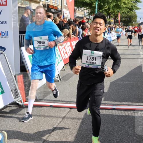 15.09.2024 - PSD Bank Halbmarathon Strokosch-Dieckow http://msf.ph/oto/7096360 15.09.2024 12:00:58 Ziel 1362, 1781, 1788, 1914, 1951, 2048, 2248, 2293, 2560, 2842, 2928, 3028, 3088, 3146, 3171, 3316 meine-sportfotos.de