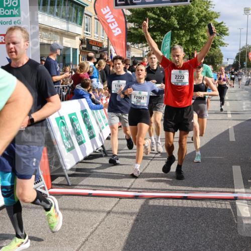 15.09.2024 - PSD Bank Halbmarathon Strokosch-Dieckow http://msf.ph/oto/7096387 15.09.2024 12:01:13 Ziel 1362, 1492, 1732, 1769, 1782, 1792, 1868, 1880, 1899, 1969, 2223, 2248, 2293, 2772, 2813, 2824, 2875, 2910, 2928, 2953, 2961, 3023, 3088, 3171 meine-sportfotos.de