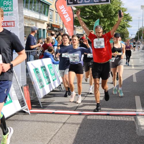 15.09.2024 - PSD Bank Halbmarathon Strokosch-Dieckow http://msf.ph/oto/7096390 15.09.2024 12:01:13 Ziel 1362, 1492, 1732, 1769, 1782, 1792, 1868, 1880, 1899, 1969, 2223, 2248, 2293, 2772, 2813, 2824, 2875, 2910, 2928, 2953, 2961, 3023, 3088, 3171 meine-sportfotos.de